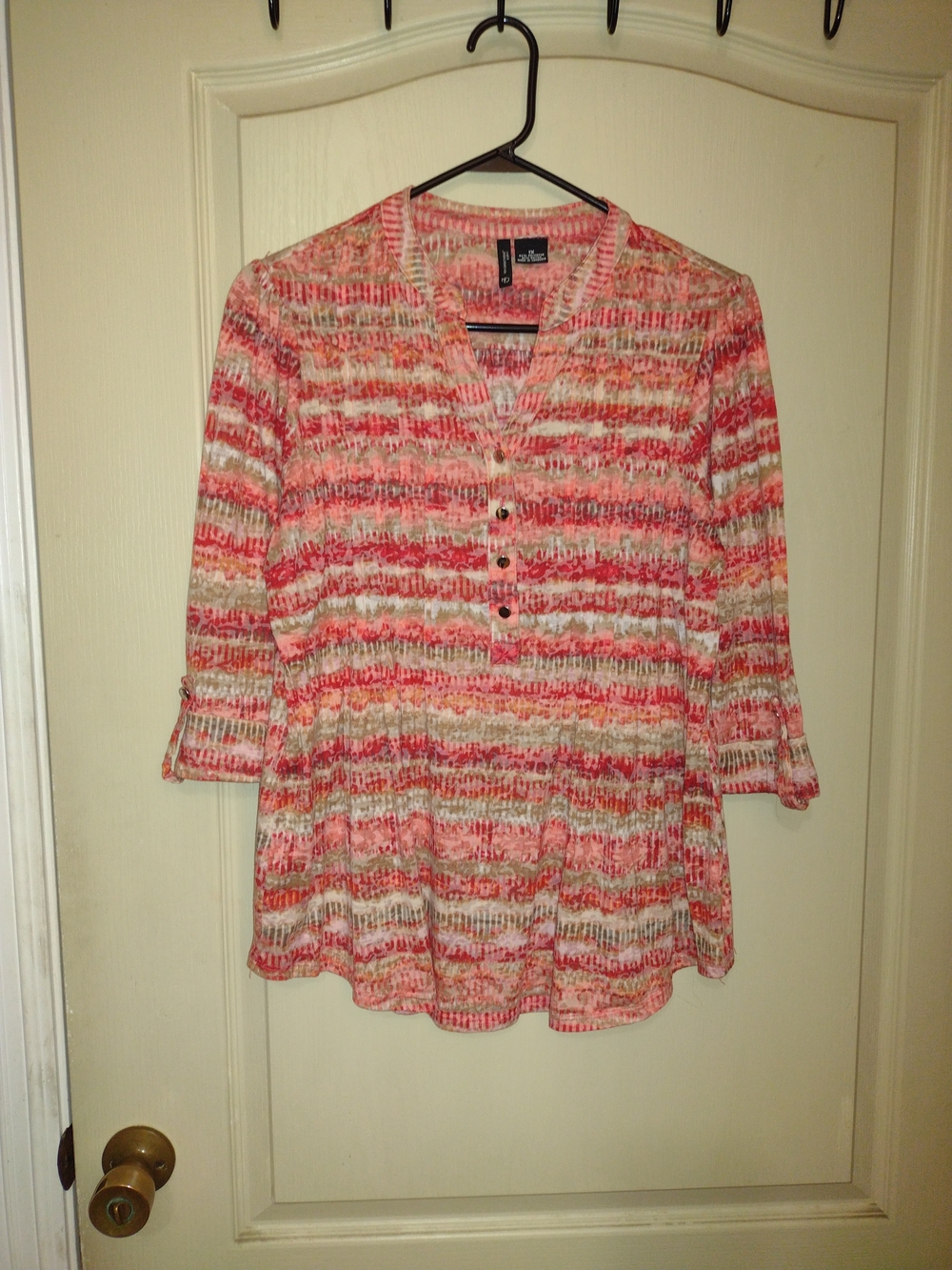 Croft & Barrow Pink Multicolor V-Neck Button Front Women's Top
